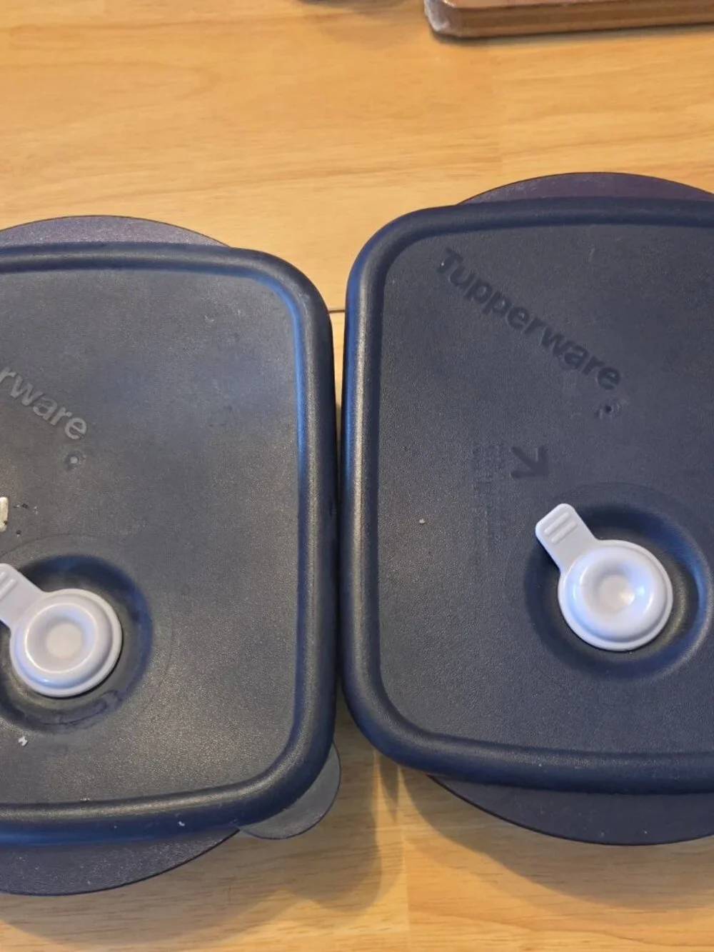 Tupperware vent serve